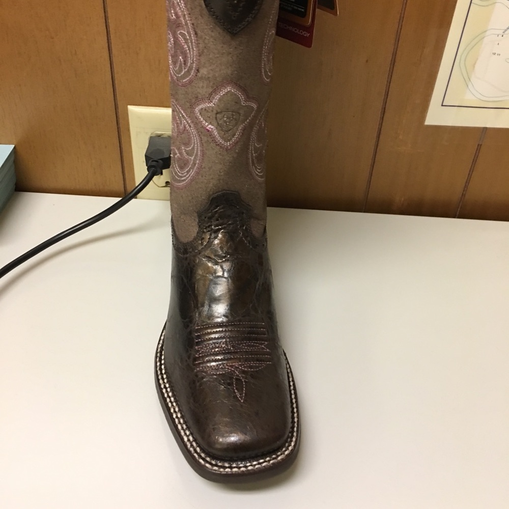 Ladies Brand New Ariat Boots